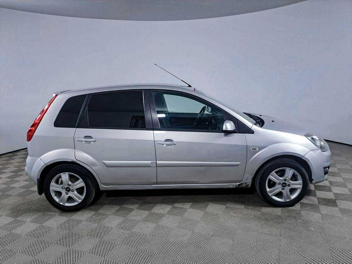 Купить Ford Fiesta с пробегом. Фото: #3