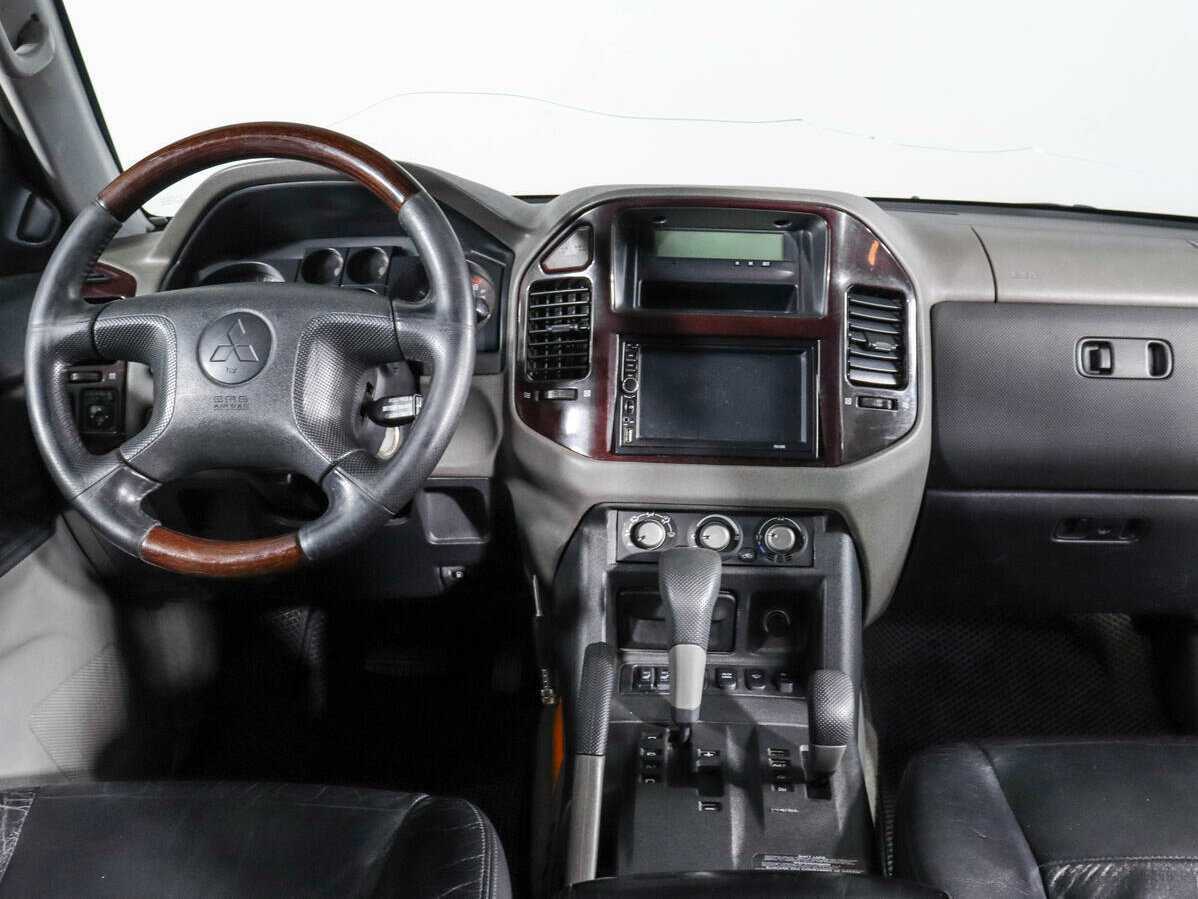 Купить Mitsubishi Pajero с пробегом. Фото: #8