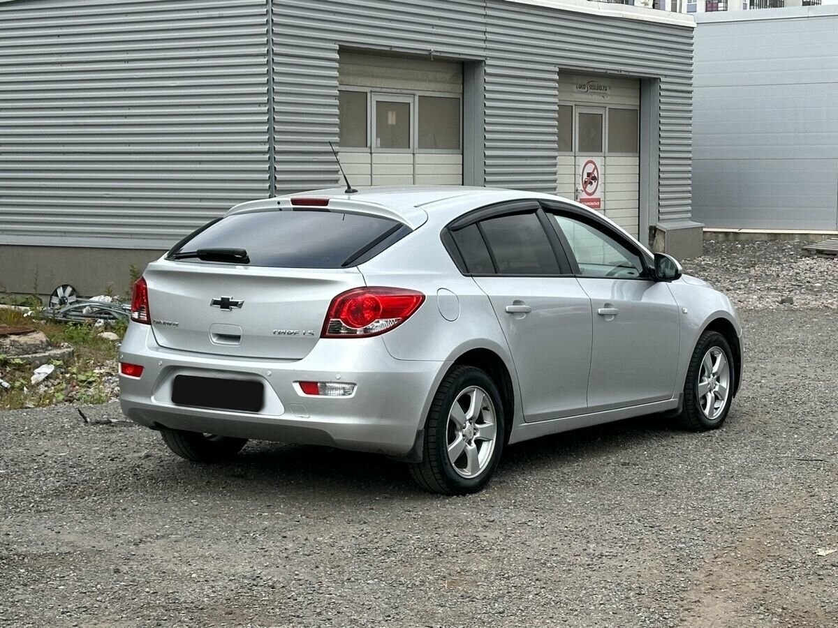 Купить Chevrolet Cruze с пробегом. Фото: #2
