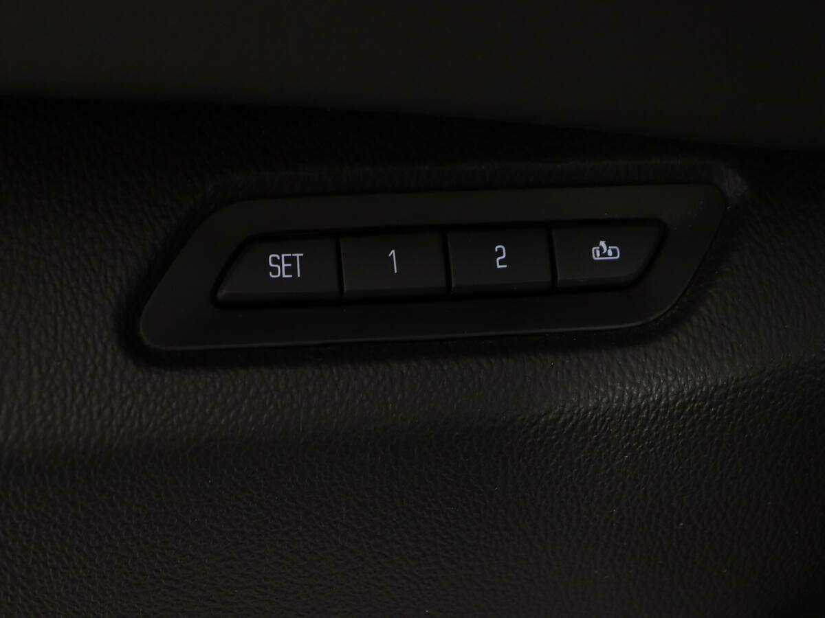 Купить Cadillac Escalade с пробегом. Фото: #14