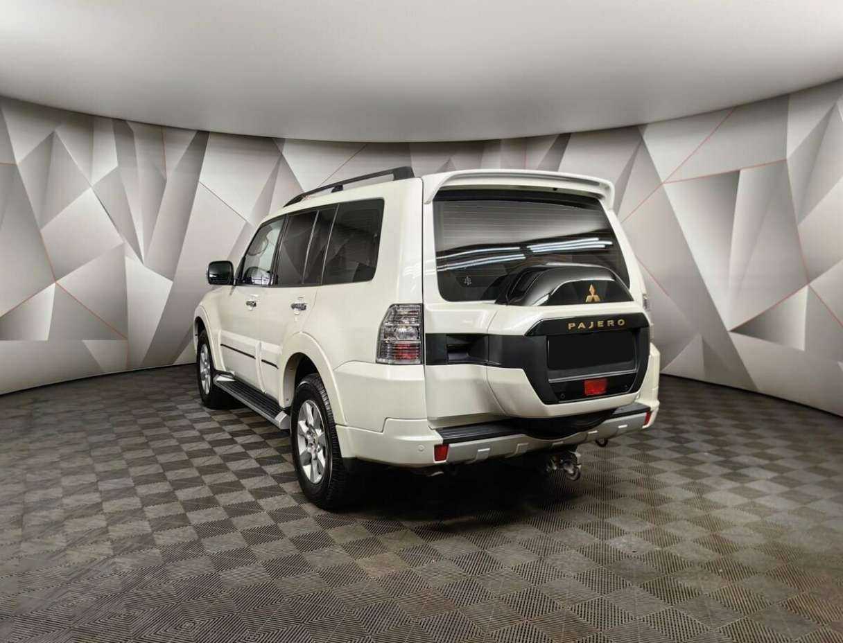 Купить Mitsubishi Pajero с пробегом. Фото: #3