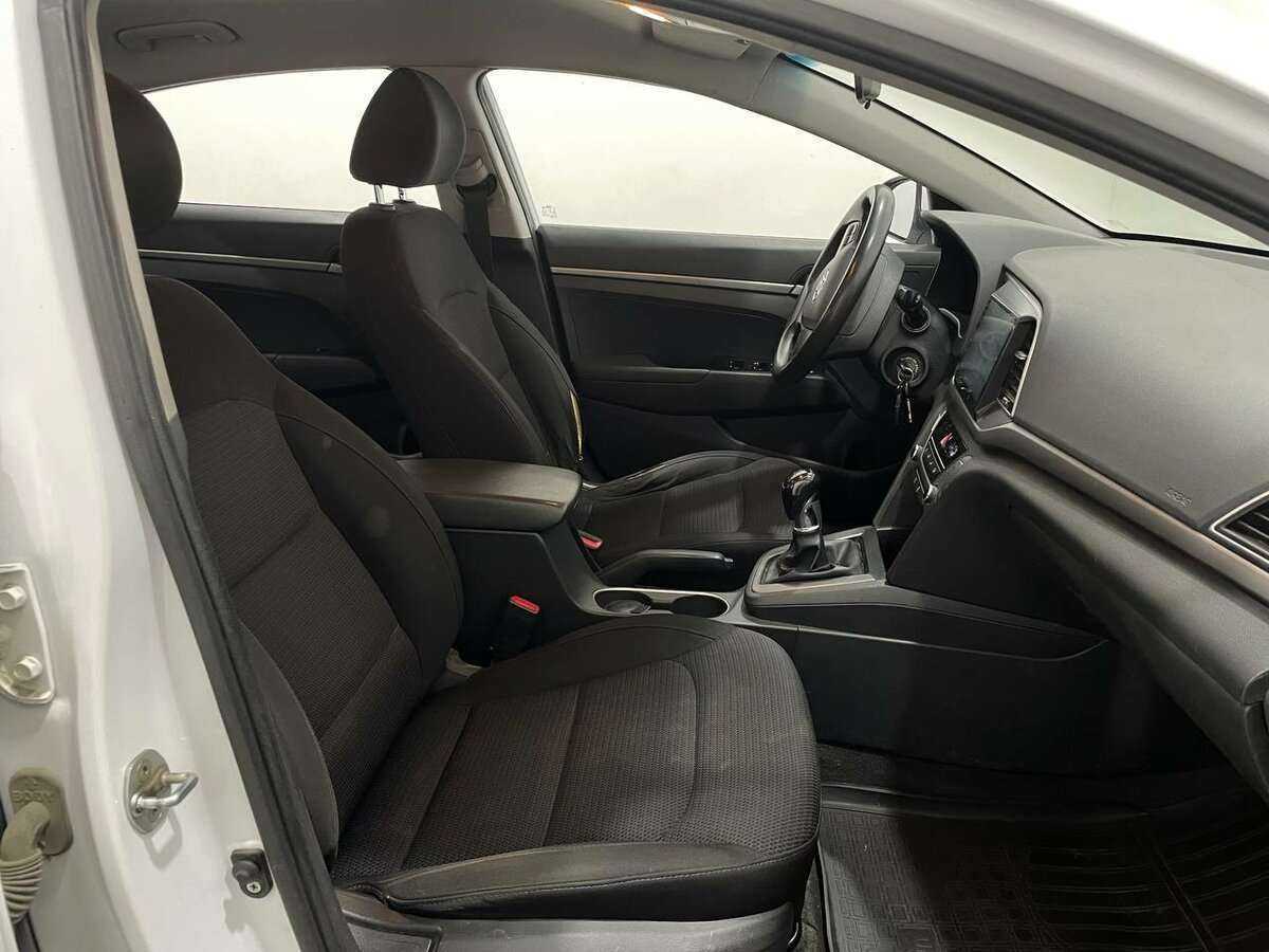 Купить Hyundai Elantra с пробегом. Фото: #5
