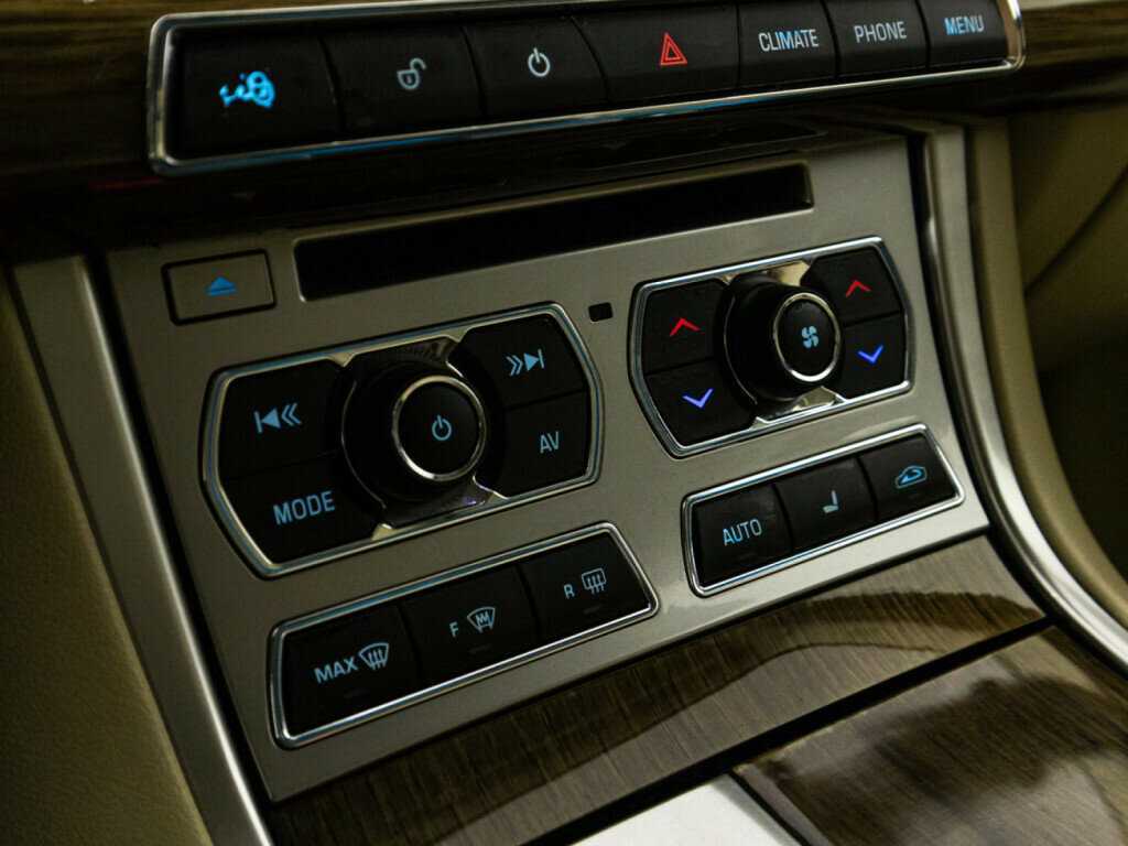 Купить Jaguar XF с пробегом. Фото: #15