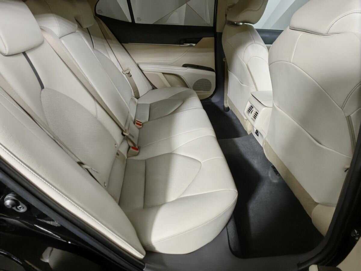 Купить Toyota Camry с пробегом. Фото: #11