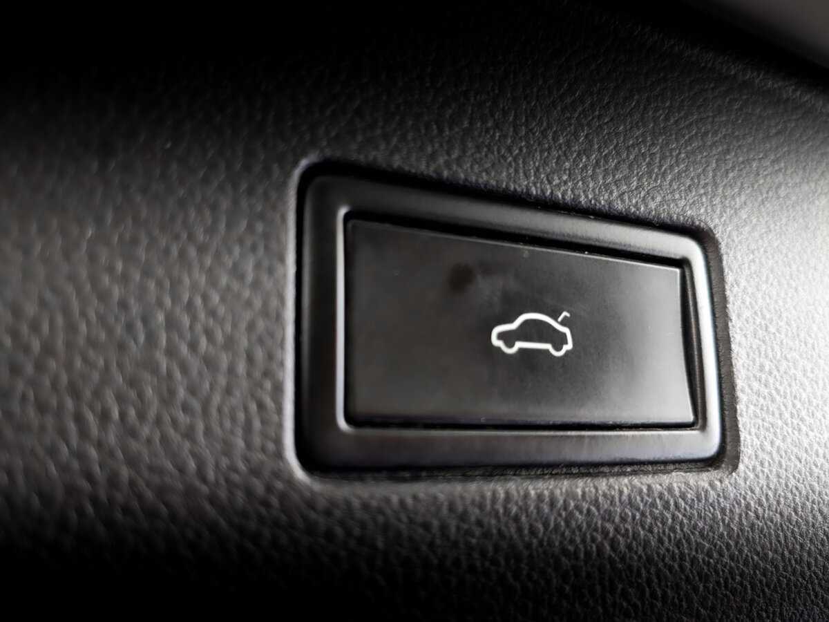 Купить Volkswagen Teramont с пробегом. Фото: #23
