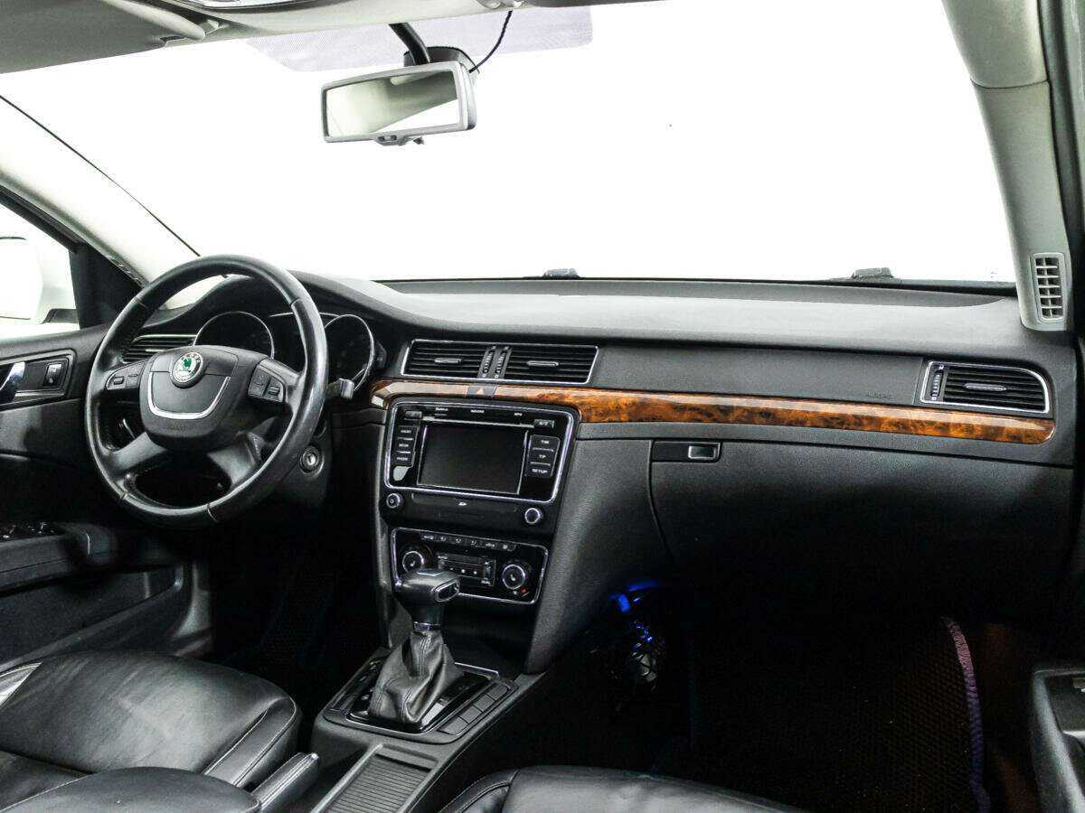Купить Skoda Superb с пробегом. Фото: #8