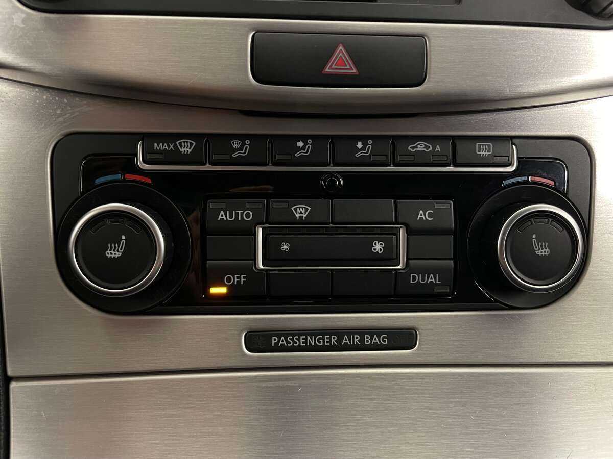 Купить Volkswagen Passat CC с пробегом. Фото: #14