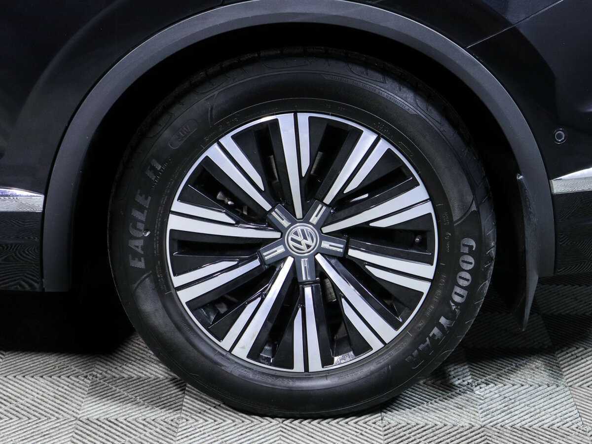 Купить Volkswagen Touareg с пробегом. Фото: #11