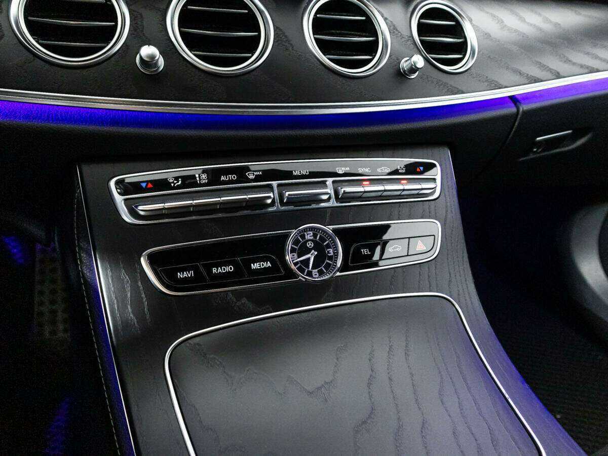 Купить Mercedes-Benz E-Класс с пробегом. Фото: #15