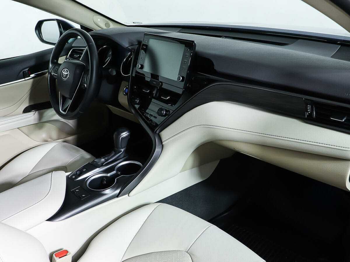 Купить Toyota Camry с пробегом. Фото: #7