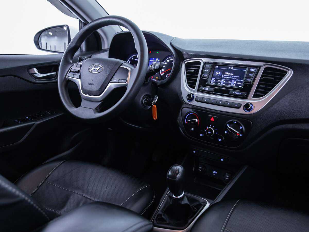 Купить Hyundai Solaris с пробегом. Фото: #10