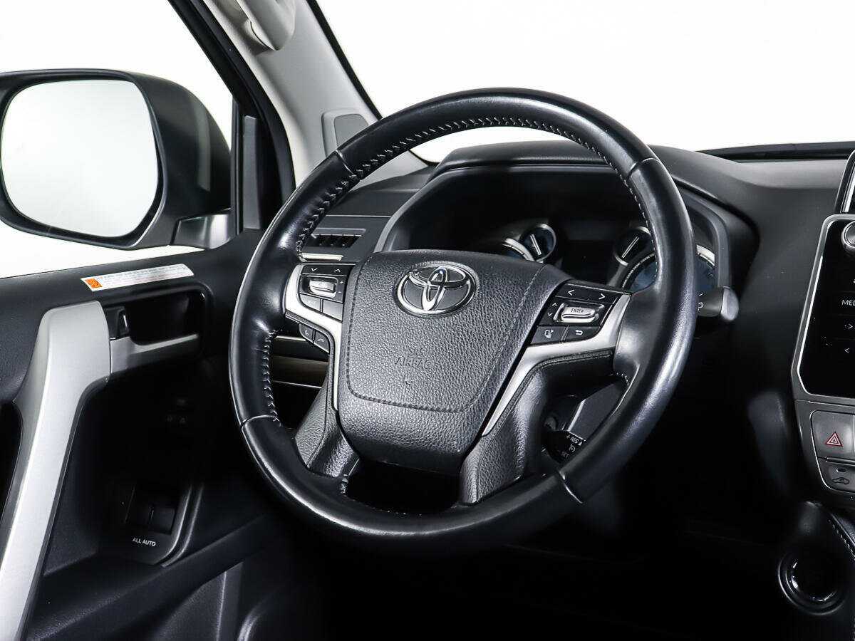 Купить Toyota Land Cruiser Prado с пробегом. Фото: #14