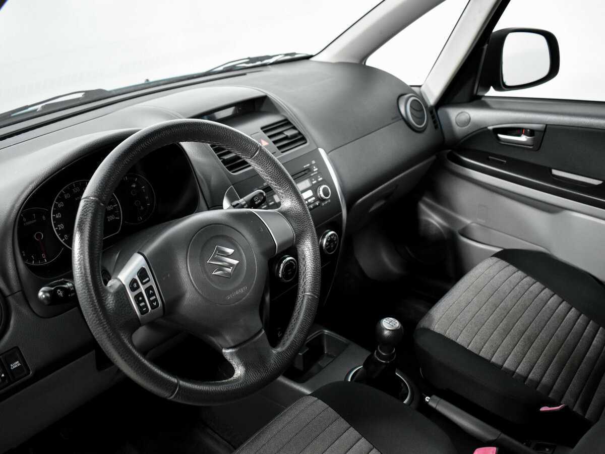 Купить Suzuki SX4 с пробегом. Фото: #8