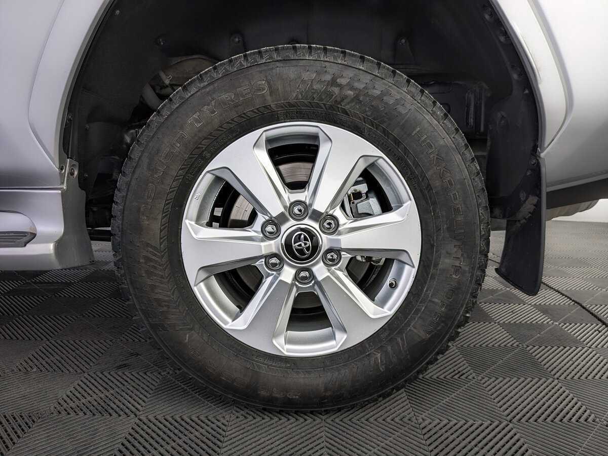 Купить Toyota Land Cruiser с пробегом. Фото: #17