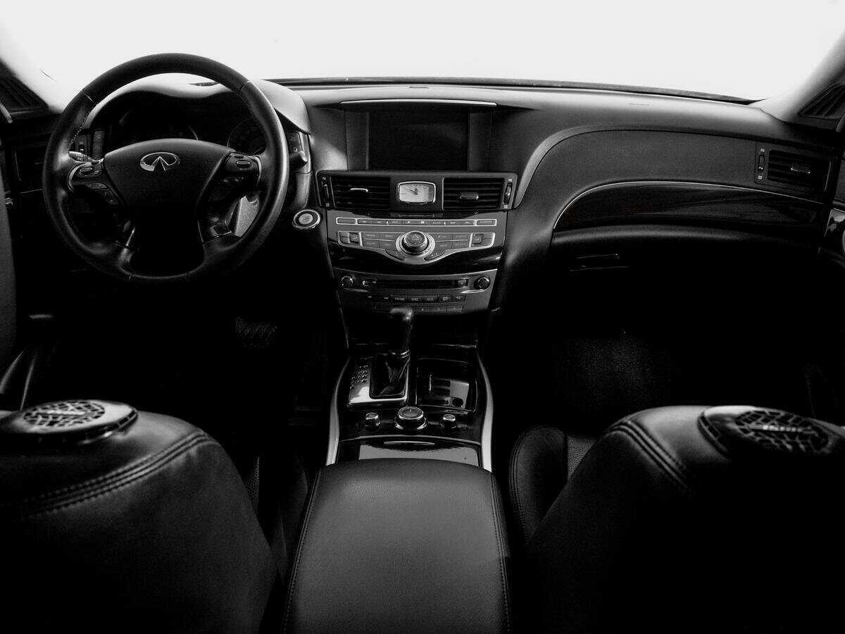 Купить Infiniti M с пробегом. Фото: #11