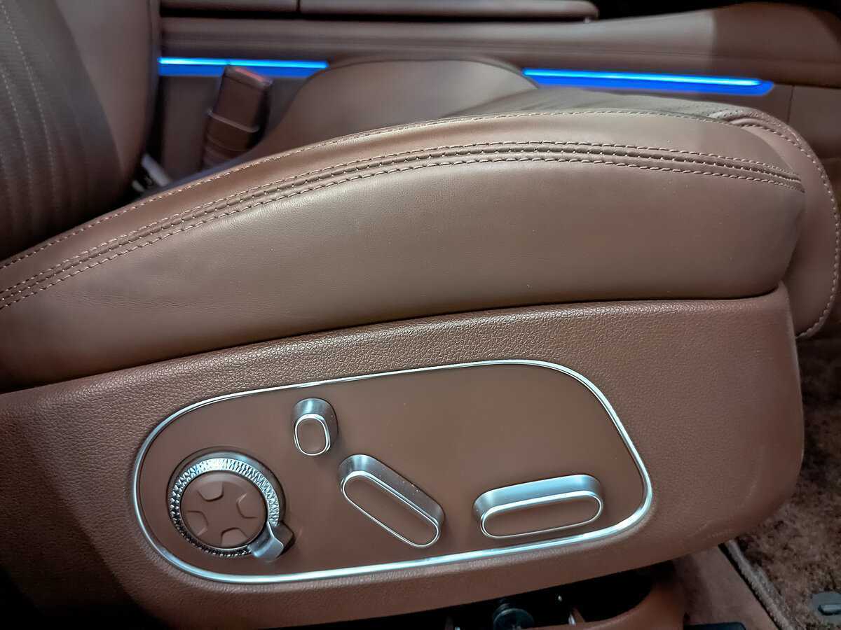 Купить Genesis G90 с пробегом. Фото: #24