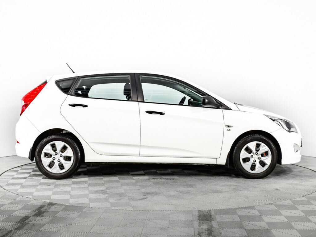 Купить Hyundai Solaris с пробегом. Фото: #3