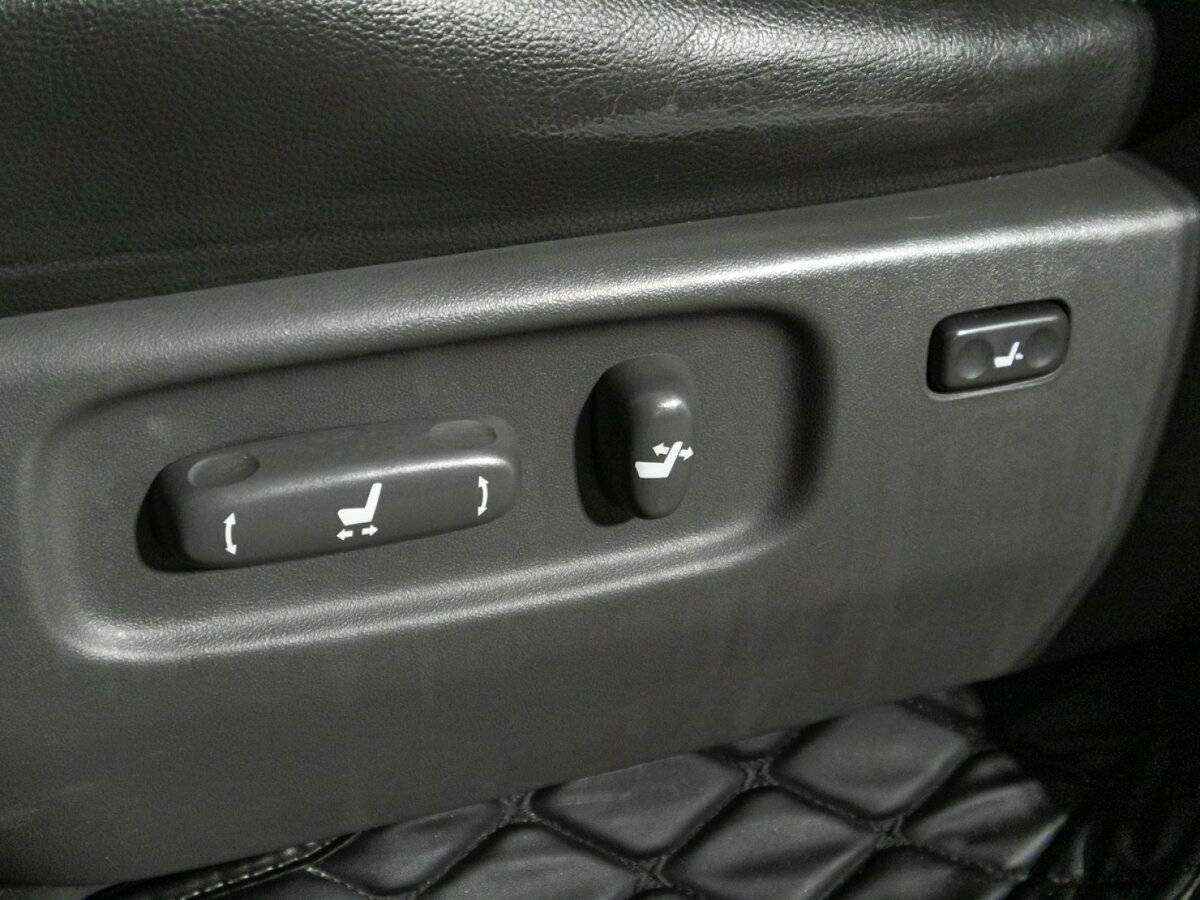 Купить Toyota Land Cruiser с пробегом. Фото: #17