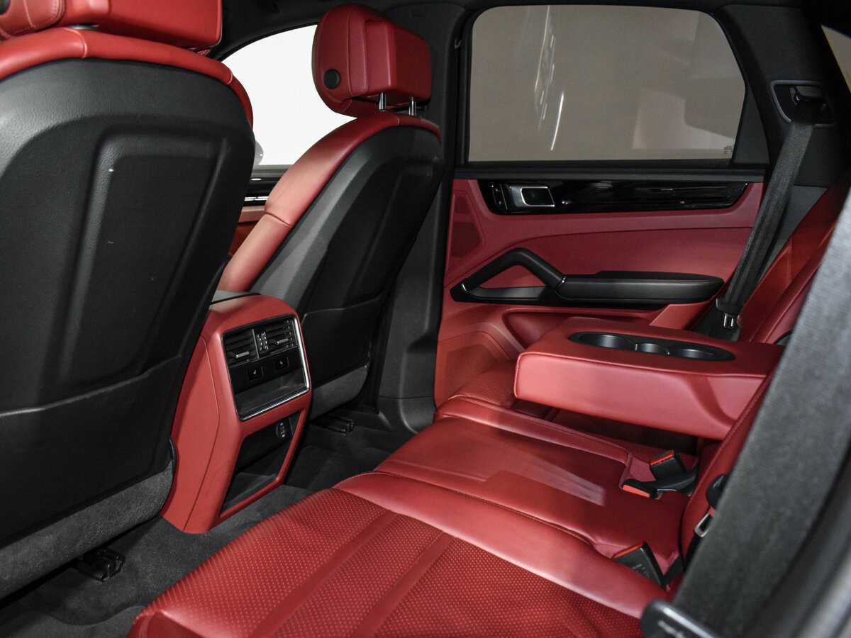 Купить Porsche Cayenne с пробегом. Фото: #10
