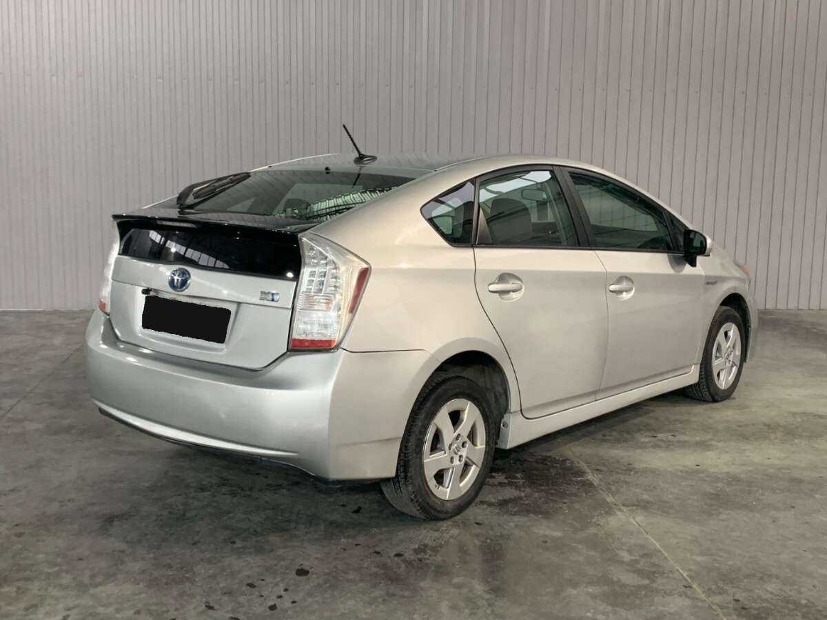 Купить Toyota Prius с пробегом. Фото: #4