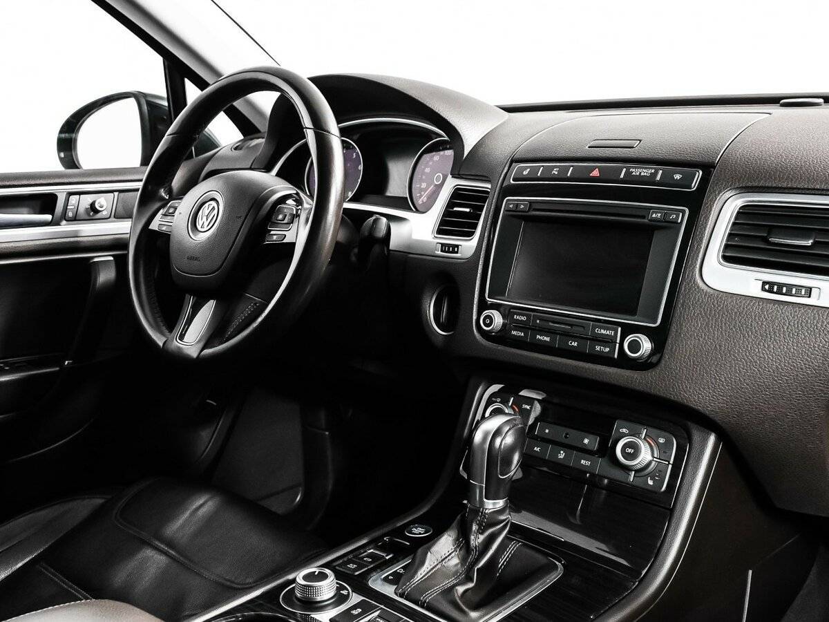 Купить Volkswagen Touareg с пробегом. Фото: #8