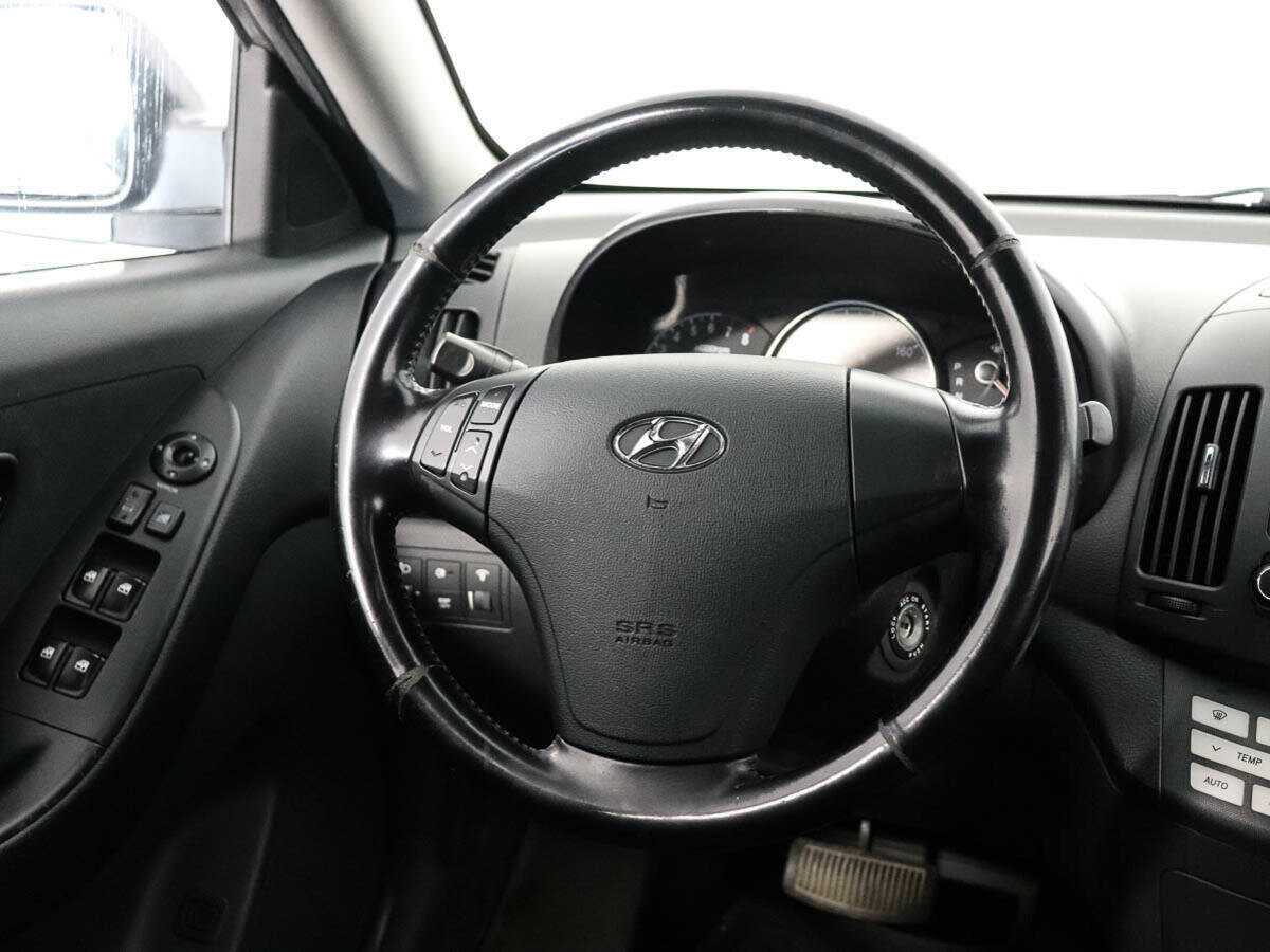 Купить Hyundai Elantra с пробегом. Фото: #14