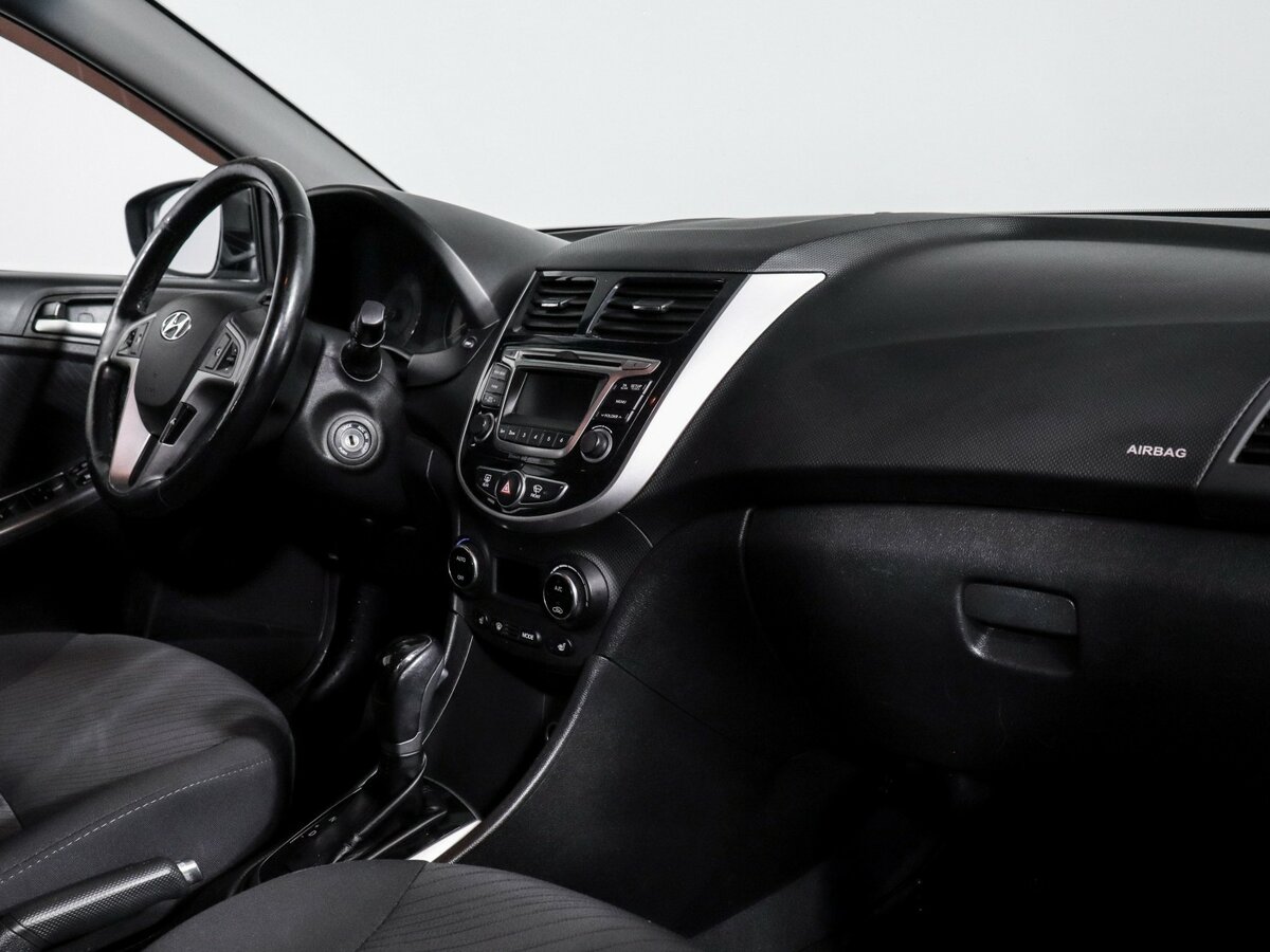 Купить Hyundai Solaris с пробегом. Фото: #6