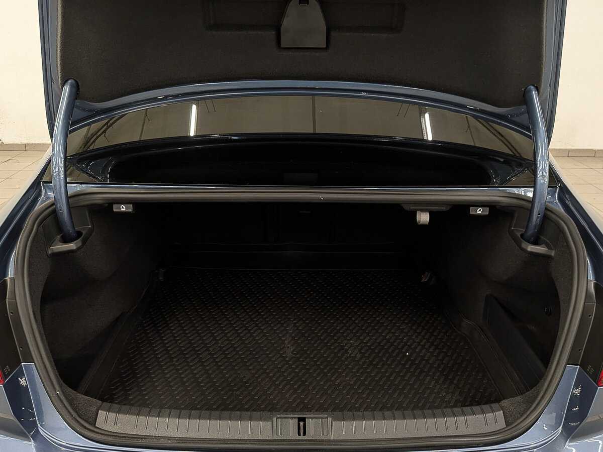 Купить Volkswagen Passat с пробегом. Фото: #9
