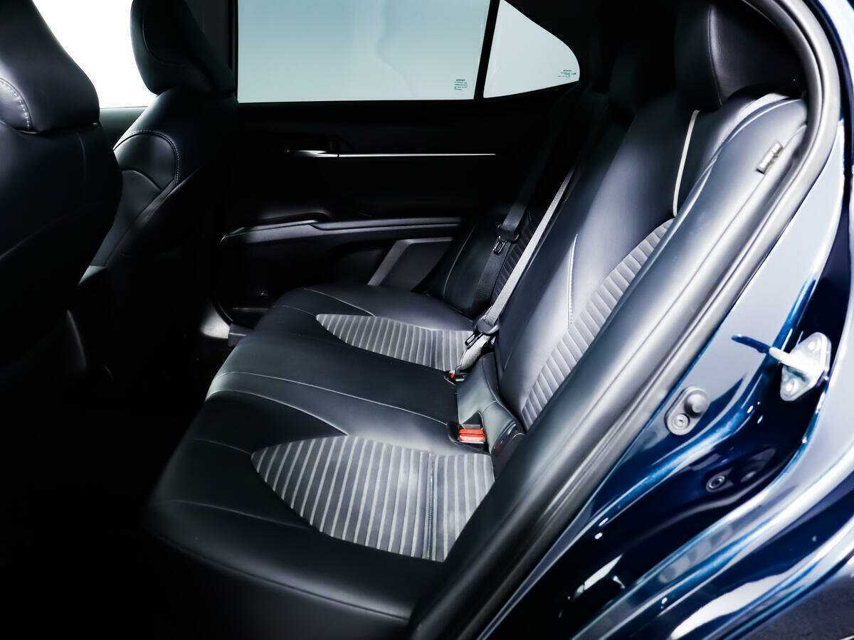 Купить Toyota Camry с пробегом. Фото: #11