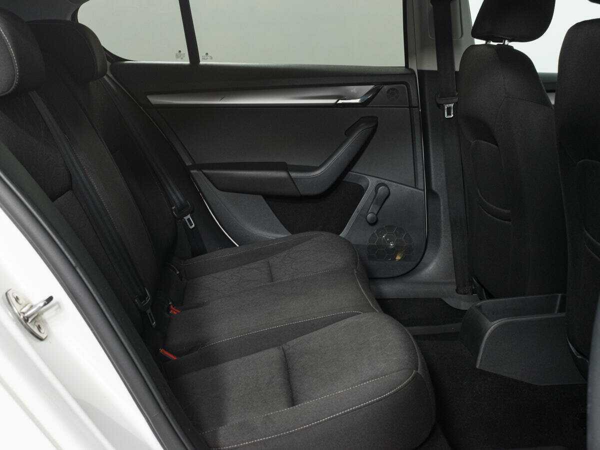 Купить Skoda Octavia с пробегом. Фото: #8