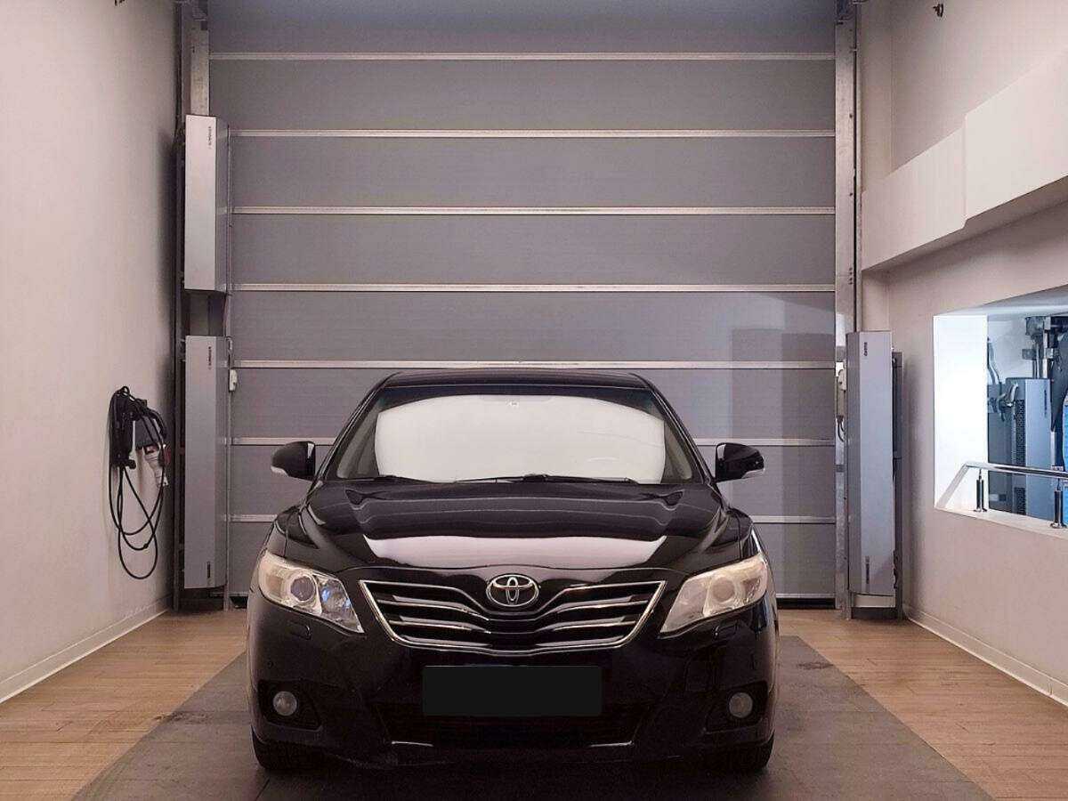 Купить Toyota Camry с пробегом. Фото: #1