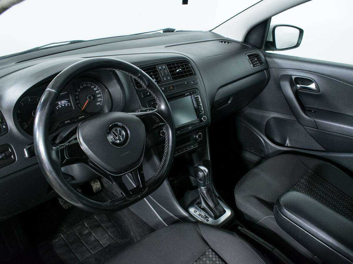 Купить Volkswagen Polo с пробегом. Фото: #12