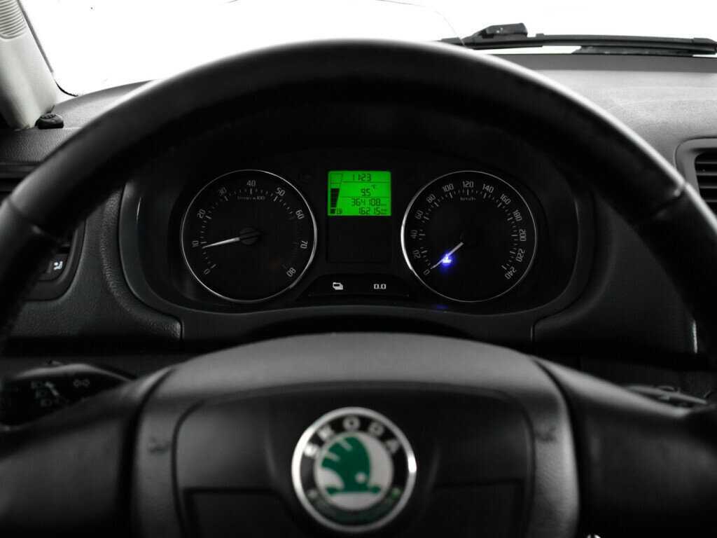 Купить Skoda Fabia с пробегом. Фото: #8