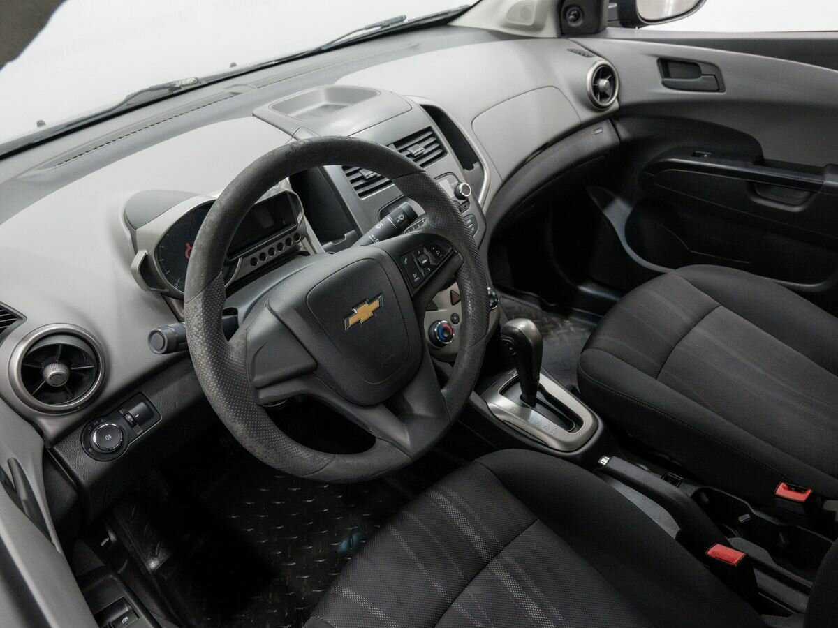 Купить Chevrolet Aveo с пробегом. Фото: #9