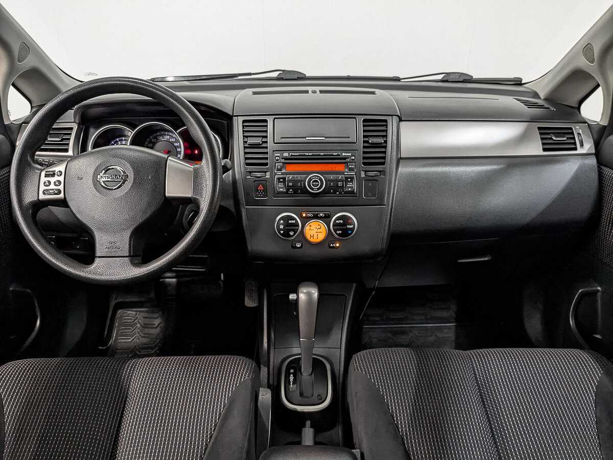 Купить Nissan Tiida с пробегом. Фото: #13