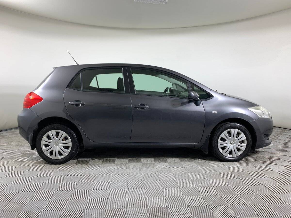 Купить Toyota Auris с пробегом. Фото: #3