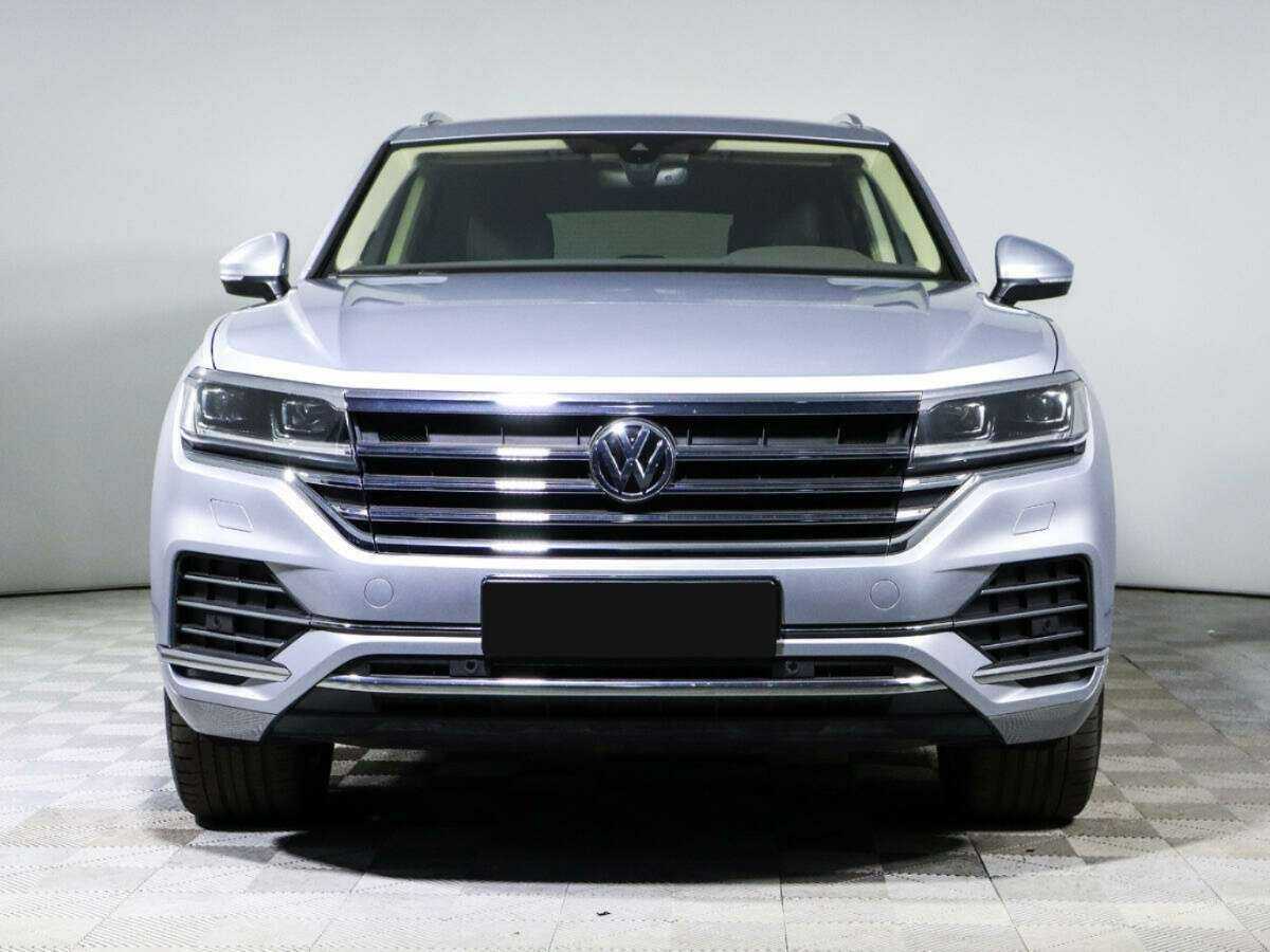 Купить Volkswagen Touareg с пробегом. Фото: #1
