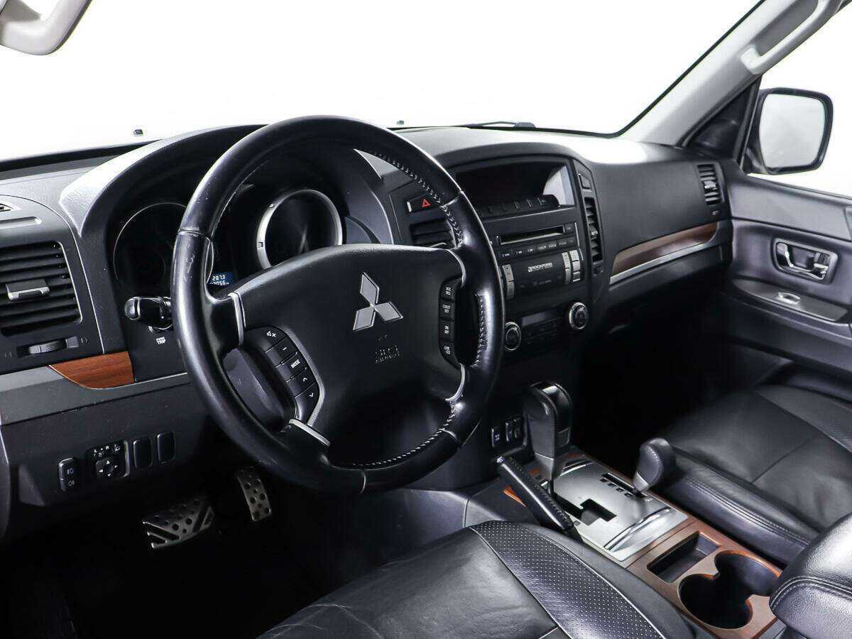 Купить Mitsubishi Pajero с пробегом. Фото: #11