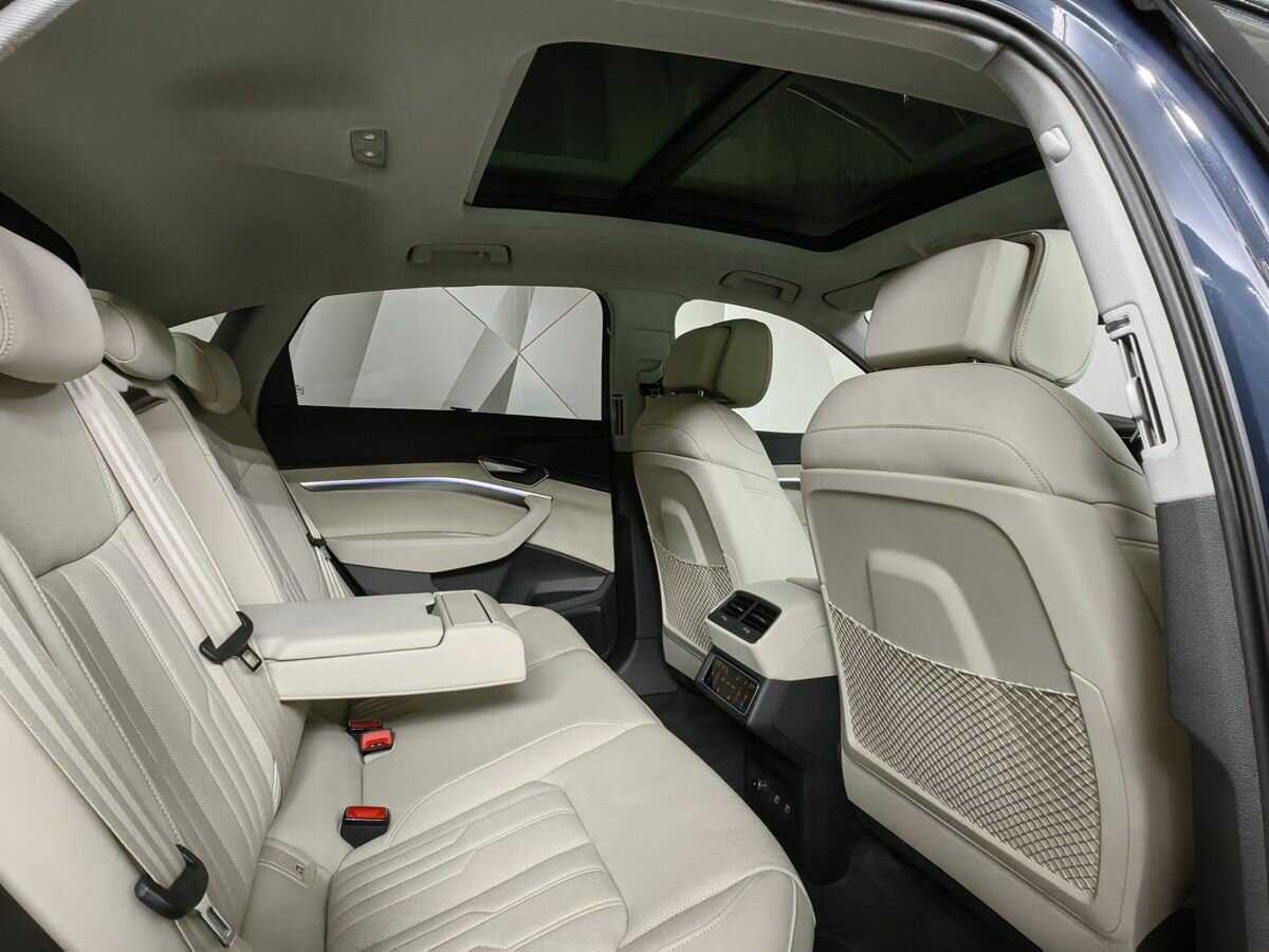 Купить Audi e-tron Sportback с пробегом. Фото: #11