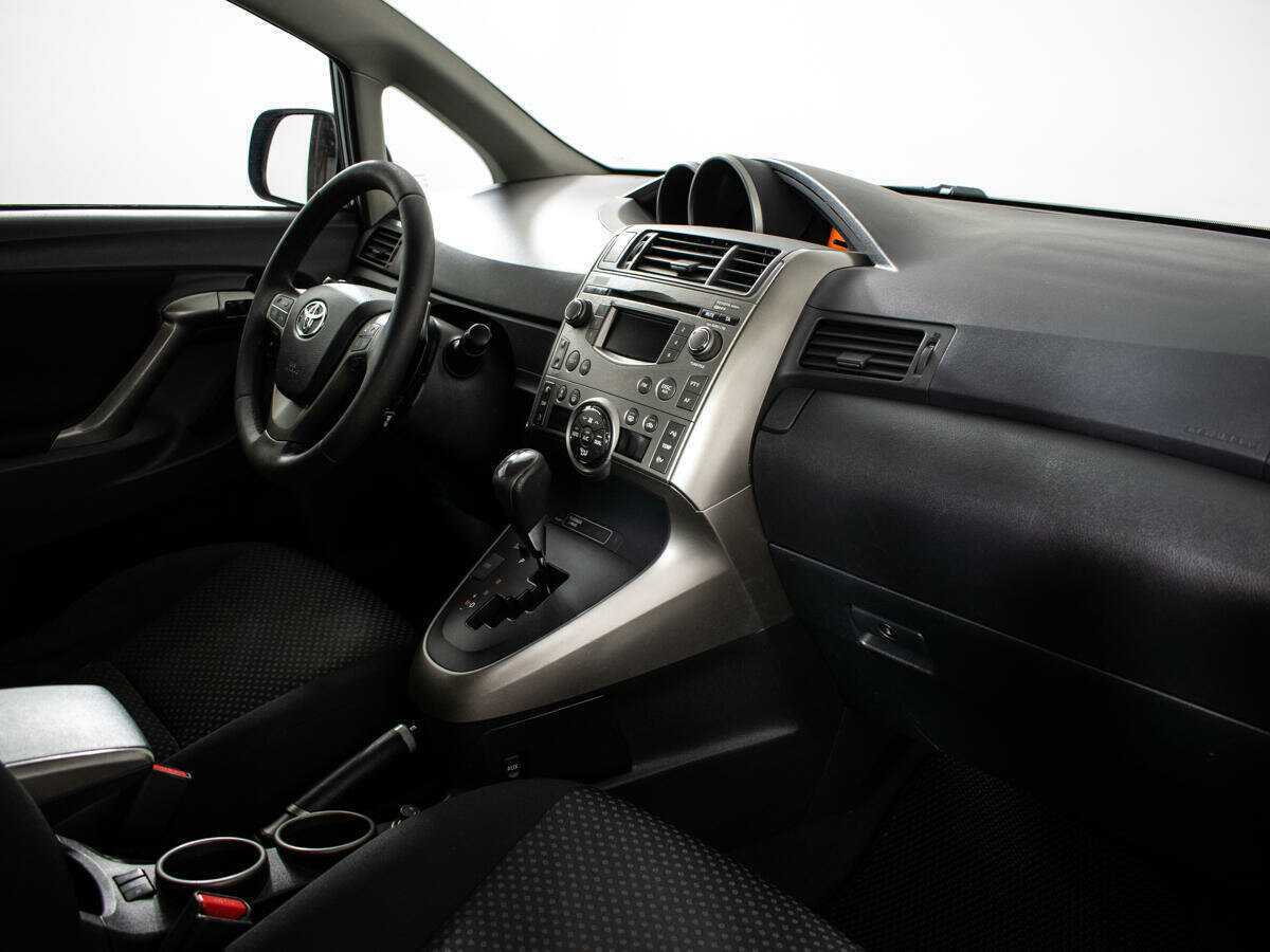 Купить Toyota Verso с пробегом. Фото: #9