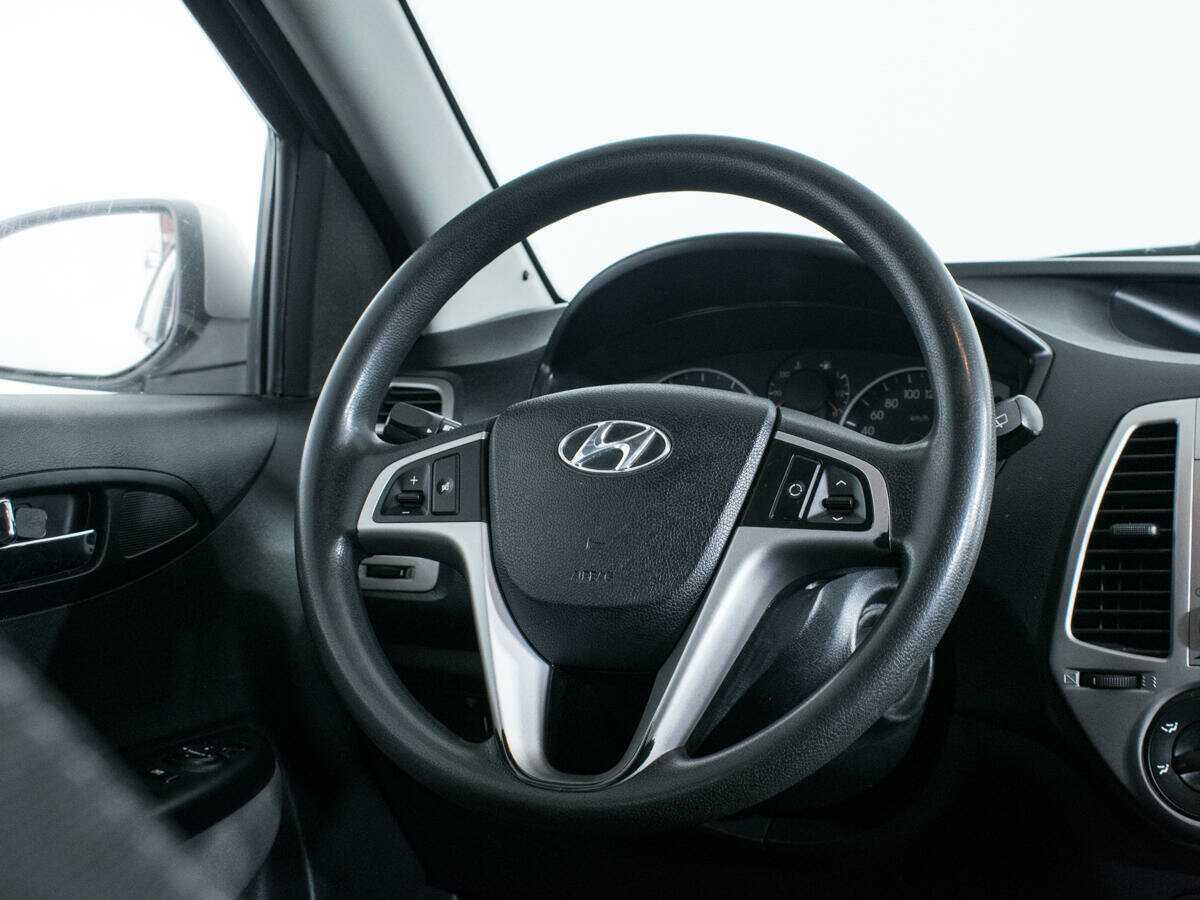 Купить Hyundai i20 с пробегом. Фото: #13