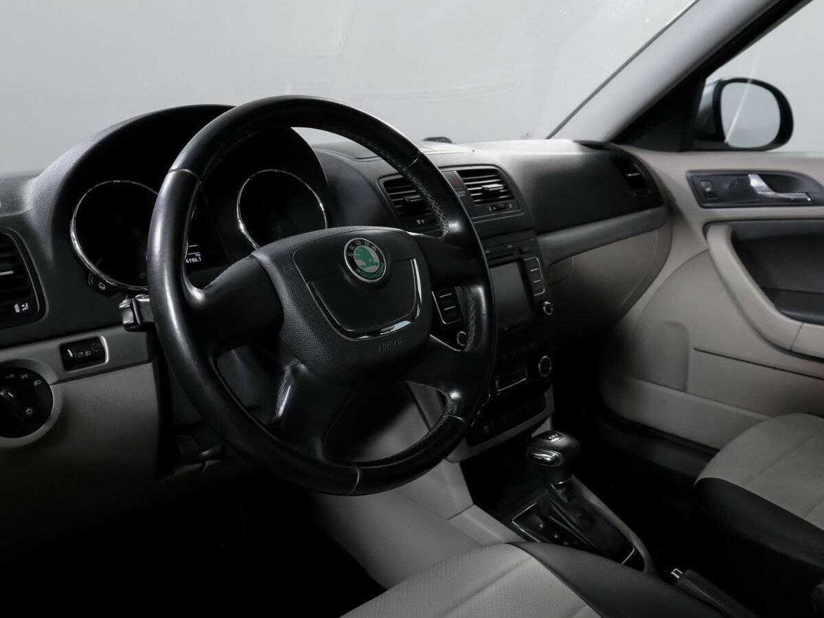 Купить Skoda Yeti с пробегом. Фото: #10
