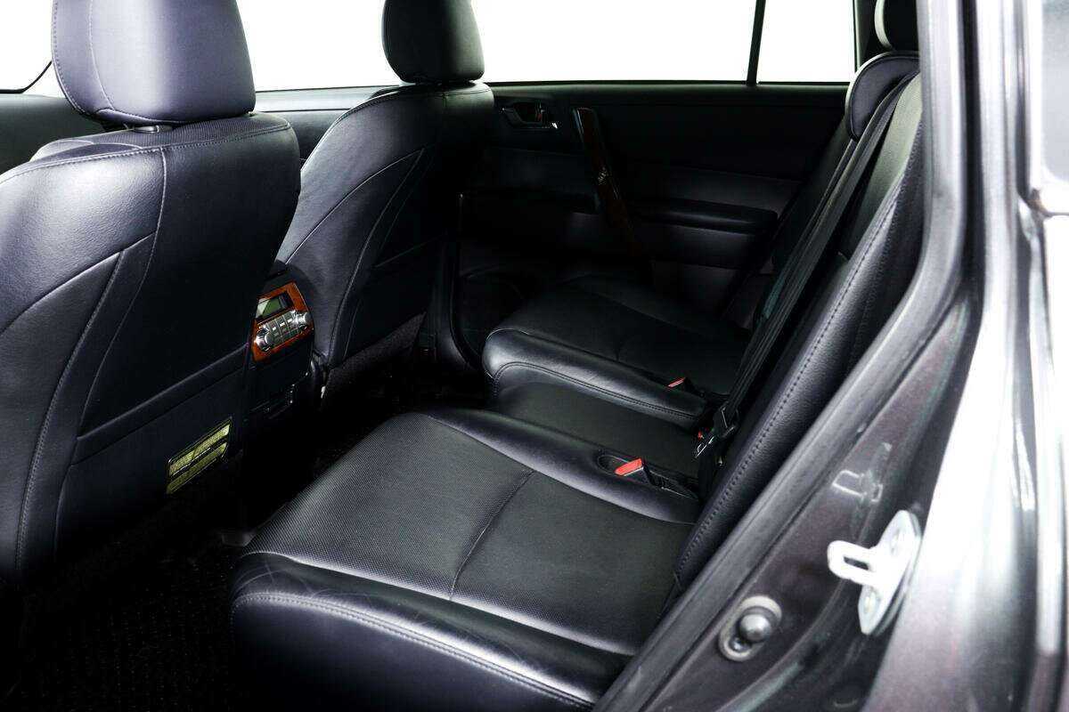 Купить Toyota Highlander с пробегом. Фото: #11