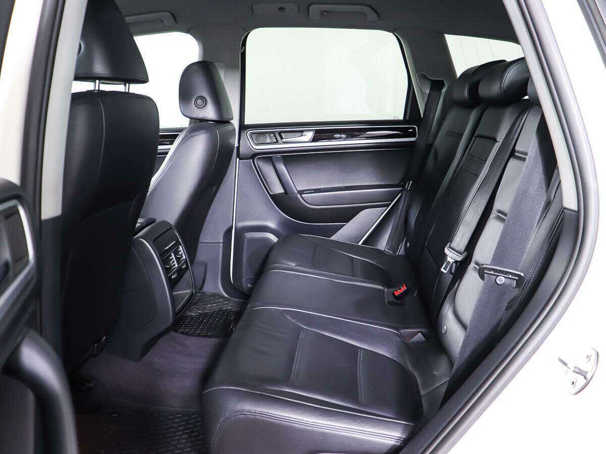 Купить Volkswagen Touareg с пробегом. Фото: #9
