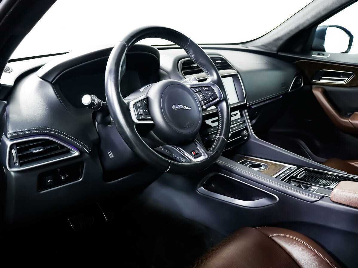 Купить Jaguar F-Pace с пробегом. Фото: #13