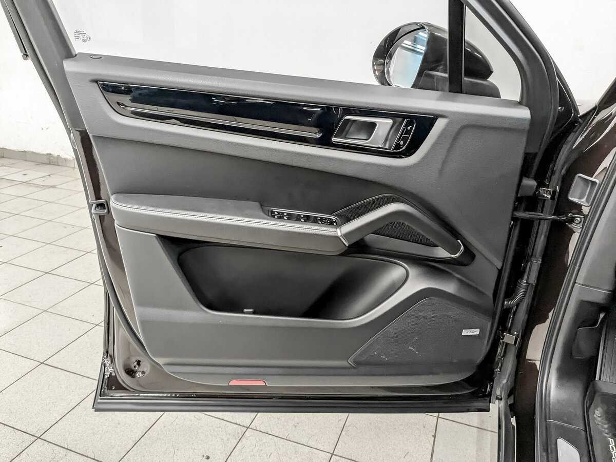 Купить Porsche Cayenne с пробегом. Фото: #18