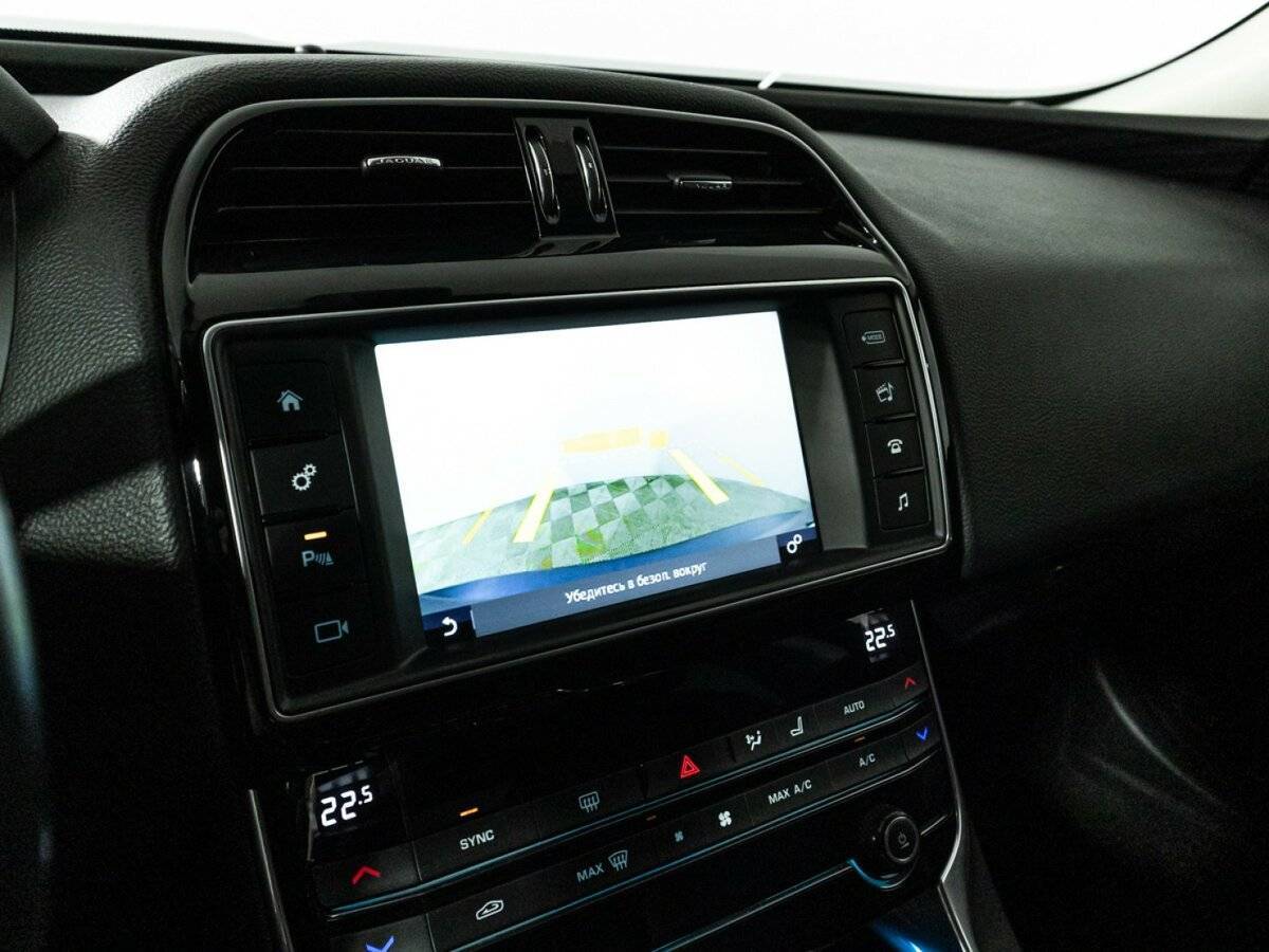 Купить Jaguar XE с пробегом. Фото: #16