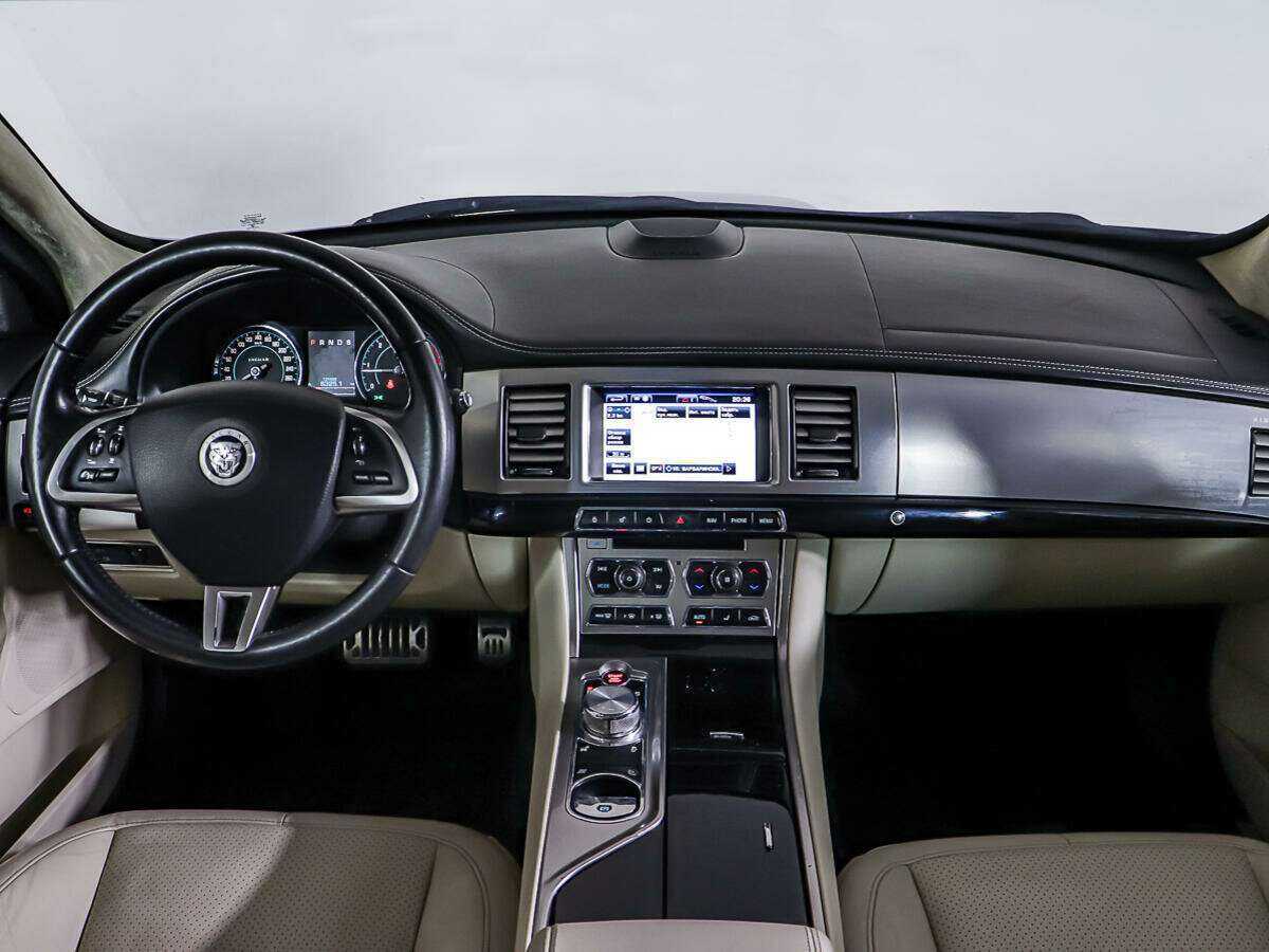 Купить Jaguar XF с пробегом. Фото: #10