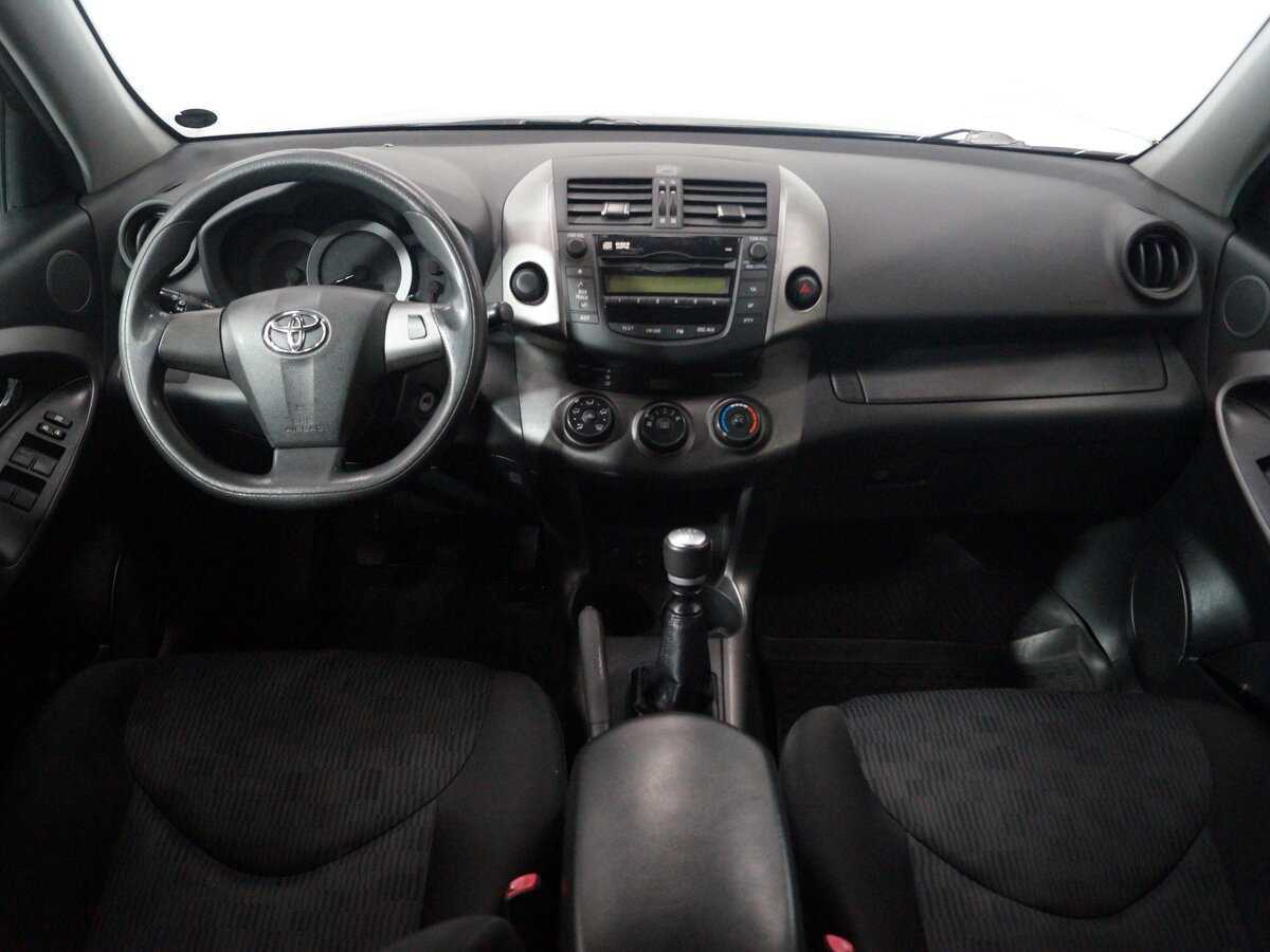 Купить Toyota RAV4 с пробегом. Фото: #4