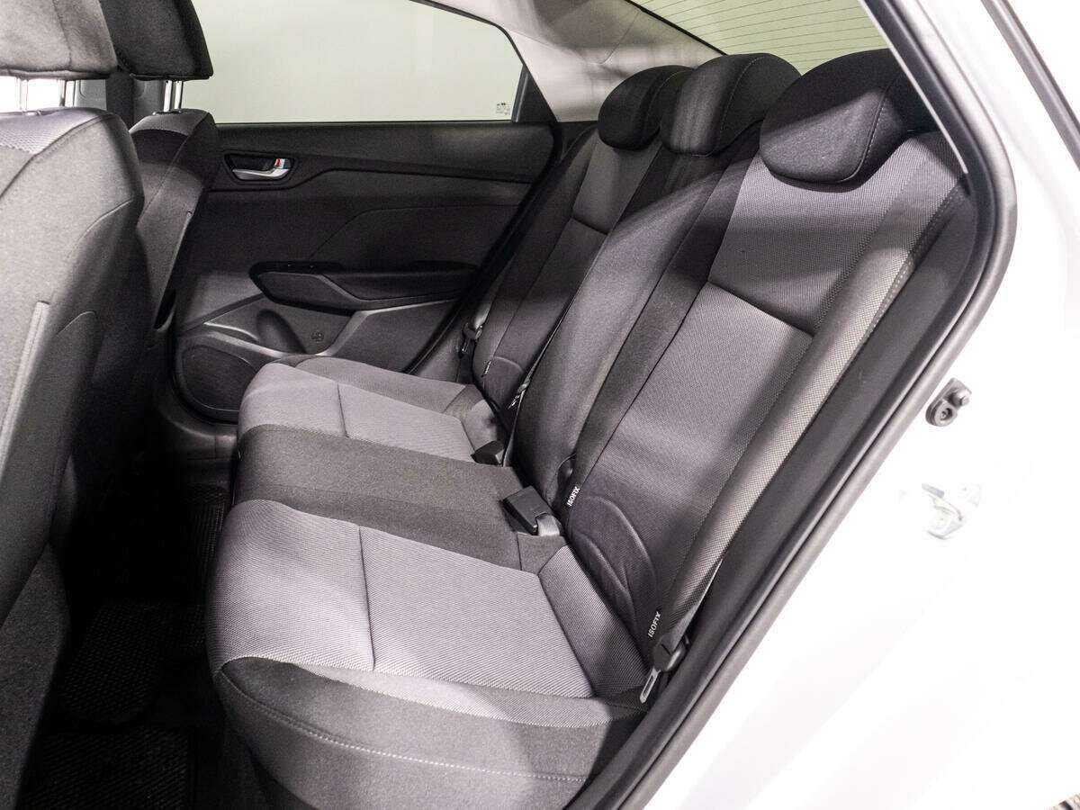 Купить Hyundai Solaris с пробегом. Фото: #9